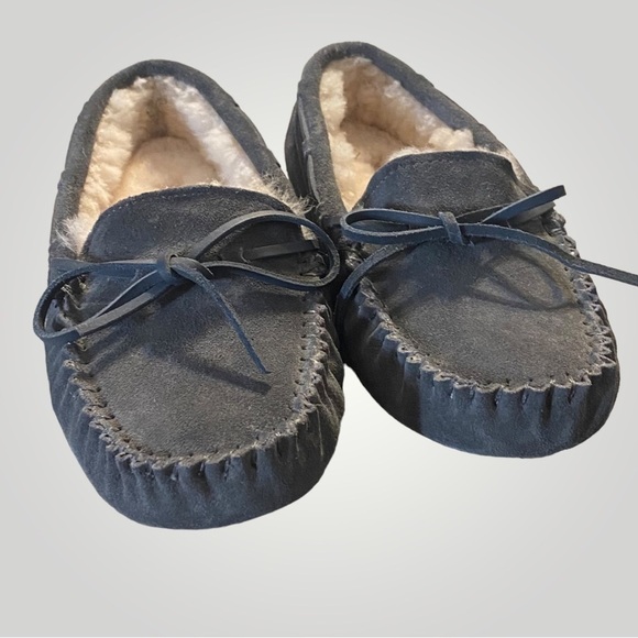 Women’s shearling, moccasin slippers, size 6.5-7 - Picture 3 of 10